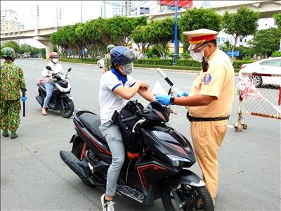 Công an Hà Nội sẽ chủ trì cấp Giấy đi đường có 6 nhóm đối tượng