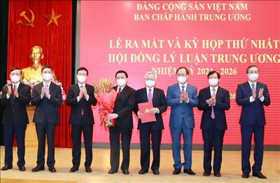 Ra mắt Hội đồng Lý luận Trung ương nhiệm kỳ mới