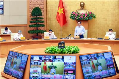 Thực hiện giãn cách xã hội nghiêm ngặt để kiểm soát được dịch bệnh sớm nhất