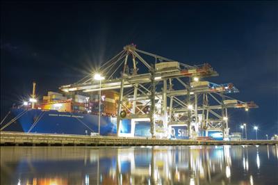 Cảng quốc tế Cái Mép đón tàu container có sức chứa lớn nhất từ trước đến nay