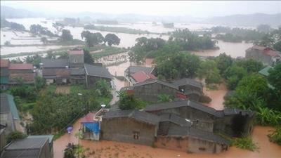 Mưa lớn ở khu vực Bắc Bộ, nguy cơ lốc sét và sạt lở