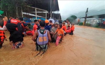 Bão Rai mạnh lên thành bão Cat 5 khi đổ bộ Philippines