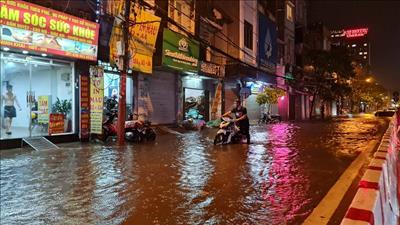 Mưa lớn trên diện rộng còn kéo dài tại Bắc Bộ và Bắc Trung Bộ