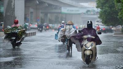 Mưa rào và dông tiếp diễn trên cả nước