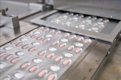 Israel đặt mua viên thuốc COVID-19 mới của Pfizer