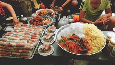 Tour xe máy và ẩm thực đường phố Việt lọt Top trải nghiệm tốt nhất thế giới