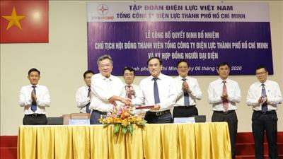 Công bố quyết định bổ nhiệm Chủ tịch HĐTV EVHCMC