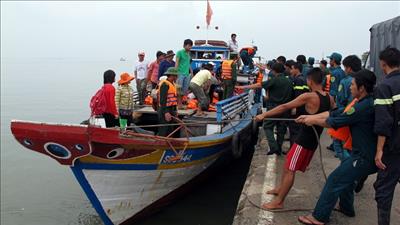 Tập trung ứng phó khẩn cấp với bão số 7