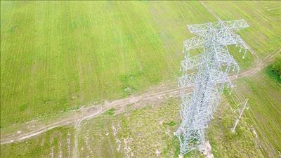 Đóng điện đường dây 220kV Chơn Thành – Bến Cát