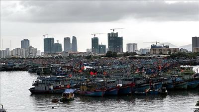 Bão số 10 di chuyển nhanh, ảnh hưởng rộng, gây mưa lớn trên đất liền