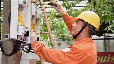 Lắp đặt công tơ điện tử đo xa, hướng tới sự hài lòng của khách hàng