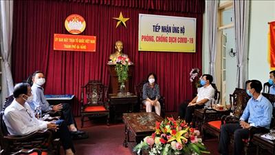 Vietcombank ủng hộ 5 tỷ đồng chung tay cùng TP Đà Nẵng đẩy lùi dịch COVID-19