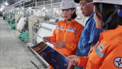 Kiên quyết không để thiếu điện cho sản xuất kinh doanh và tiêu dùng