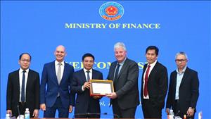 Việt Nam hợp tác phát triển công nghiệp bán dẫn với Tập đoàn ASML của Hà Lan