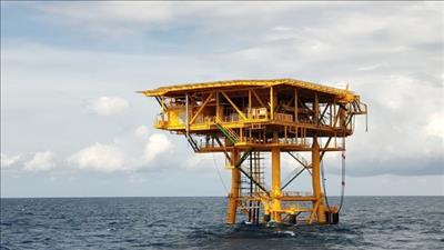 Petrovietnam gắn biển công trình mừng 60 năm Ngày truyền thống ngành dầu khí Việt Nam