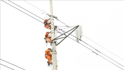 Tổng điện năng toàn hệ thống đạt hơn 96 tỷ kWh trong 4 tháng đầu năm