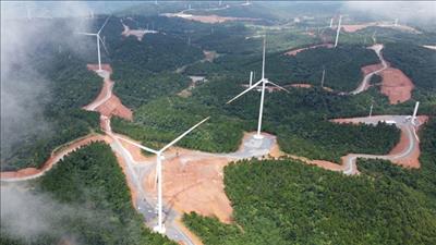 Xây dựng khung giá phát điện với các dự án điện mặt trời, điện gió chuyển tiếp