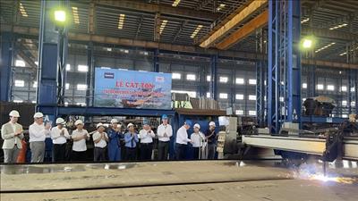 Ký kết hợp đồng đóng mới 6 tàu dịch vụ điện gió CSOV