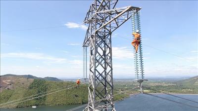Thủ tướng yêu cầu bảo đảm cung ứng điện mùa khô năm 2023 và thời gian tới