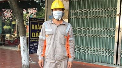 Hai công nhân ngành điện lực miền Bắc dũng cảm cứu người