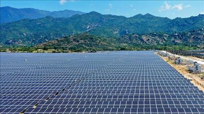 Thủ tướng yêu cầu rà soát các vấn đề liên quan đến phát triển điện mặt trời