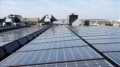 Hợp tác phát triển các dự án năng lượng mặt trời áp mái tại Việt Nam
