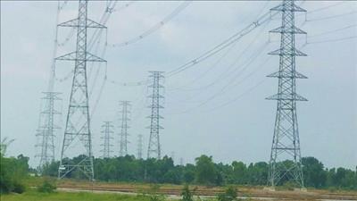 Quyết liệt đẩy nhanh tiến độ thực hiện các dự án nguồn, lưới điện