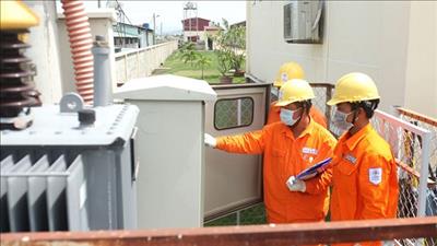 Tiêu thụ điện tại khu vực miền Nam tiếp tục giảm mạnh