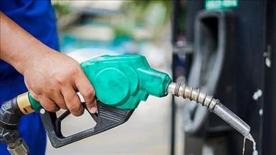 Giá xăng dầu trong nước tăng theo xu hướng của thế giới