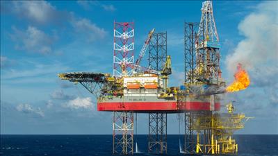 Ký hợp đồng cung cấp giàn khoan tự nâng PV DRILLING III