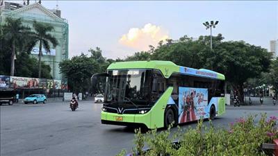 Hà Nội: Tăng cường các tuyến xe buýt phục vụ Hội chợ mùa xuân 2026