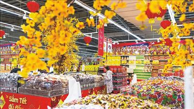 Thủ tướng yêu cầu khẩn trương phục hồi sản xuất kinh doanh, đẩy mạnh tiêu dùng, phục vụ nhu cầu Tết