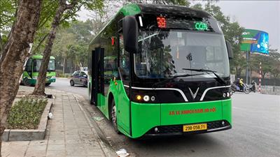 Hà Nội hỗ trợ 70% lãi suất vay vốn để phát triển xe buýt điện, năng lượng xanh