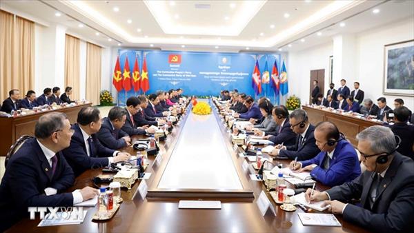 Tổng Bí thư Tô Lâm hội kiến Samdech Techo Hun Sen