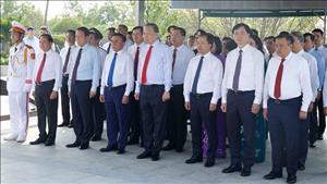 Tổng Bí thư, Chủ tịch nước Tô Lâm dâng hương tưởng niệm Tổng Bí thư Hà Huy Tập tại Hà Tĩnh