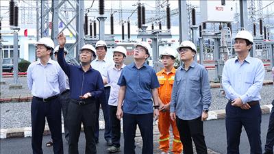 Lãnh đạo EVNNPT thăm hỏi, động viên các đơn vị bị ảnh hưởng thiên tai tại tỉnh Khánh Hòa