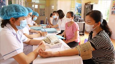 Thủ tướng chỉ đạo tổ chức khám sức khỏe định kỳ cho người dân