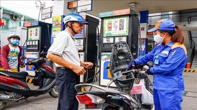 Giá bán lẻ xăng dầu giữ nguyên sau 4 lần tăng liên tiếp