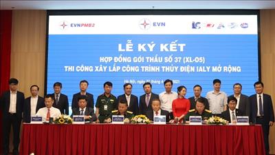 Ký hợp đồng gói thầu thi công xây lắp công trình thủy điện Ialy mở rộng