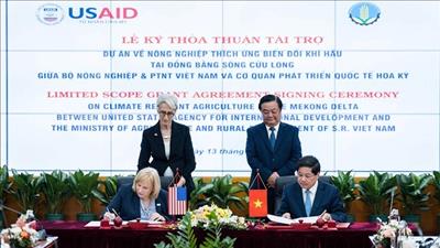 Hợp tác chống buôn bán động vật hoang dã và ứng phó biến đổi khí hậu