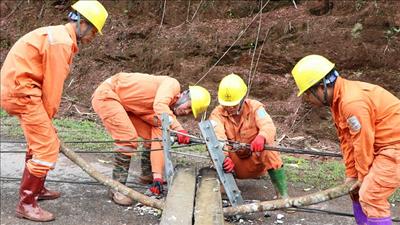 Ký kết hợp đồng tín dụng tài trợ 11 dự án công trình điện tại Lai Châu