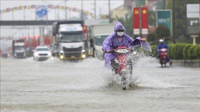 Các địa phương miền Trung khẩn trương ứng phó với mưa lũ lớn