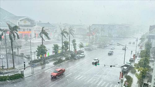 Mưa dông tiếp diễn tại nhiều khu vực, vùng núi cần đề phòng nguy cơ lũ quét và sạt lở đất