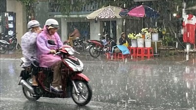Bắc Bộ và Nam Bộ mưa dông, Trung Bộ ngày nắng