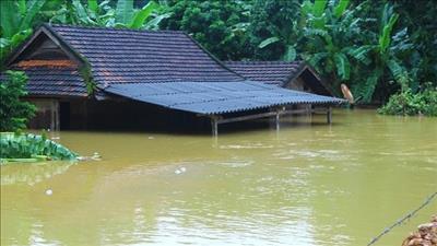 Thủ tướng chỉ đạo tập trung ứng phó và khắc phục hậu quả mưa lũ