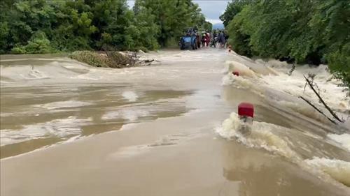 Ứng phó với mưa lũ ở khu vực miền Trung