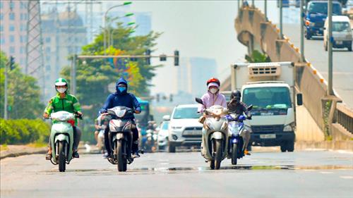 Bắc Bộ và Trung Bộ ngày nắng nóng, Nam Bộ có mưa dông