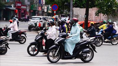 Thời tiết ngày 24/5: Nắng nóng và nắng nóng gay gắt tiếp diễn trên cả nước, có nơi trên 38 độ C