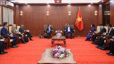 ADB cam kết hỗ trợ Việt Nam trong quá trình phát triển lâu dài