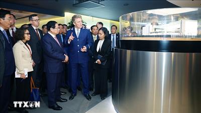 Thủ tướng tìm hiểu phát triển năng lượng hạt nhân và tàu điện ngầm của Nga